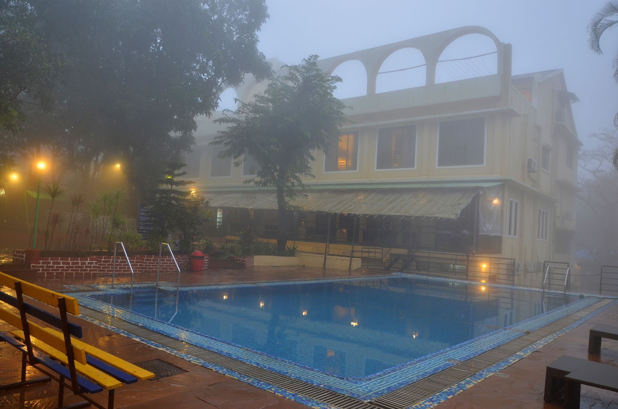 Zaras Resort Lonavala Buitenkant foto